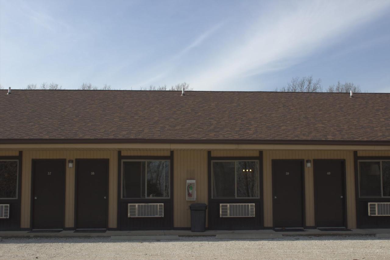 Hidden Lake Resort Warsaw Exterior photo